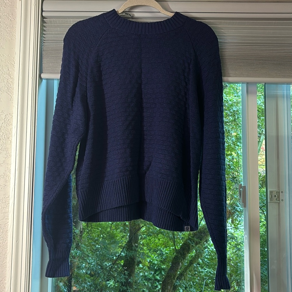 Lululemon sweater sz6